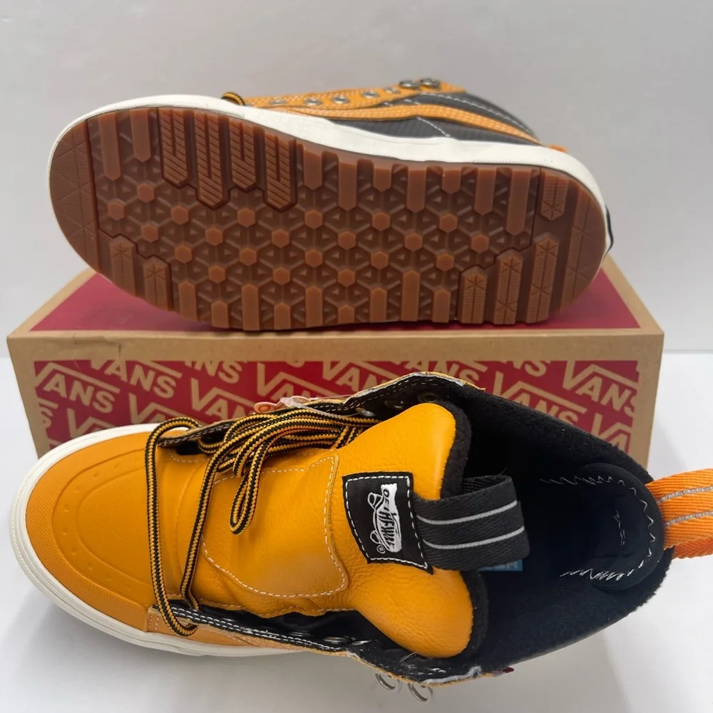 Vans Men’s Sk8-Hi Mte 2.0 Dx (Mte) Apricot/Black Boots
VN0A4P312NF
All Weather - Picture 12 of 16